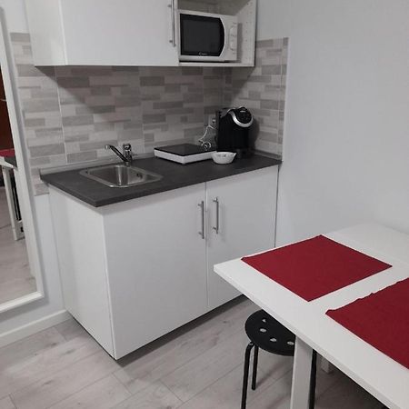 Your Independent Room Леко Екстериор снимка